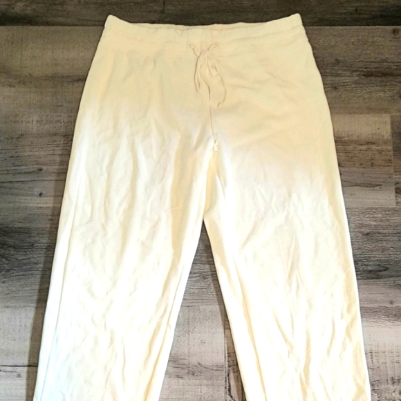 NWT Two-piece Ladies cream velour rhinestone jacket and pants - Picture 5 of 7